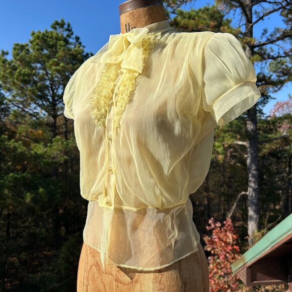 Vintage 40s/50s Yellow Sheer Chiffon Micro Pleat Ruffled Lace Puff Sleeve Blouse - Picture 3 of 10